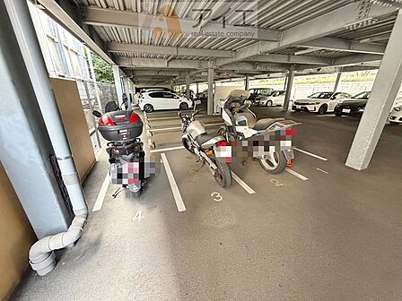 セキュリティ面にも配慮した駐輪場がございます