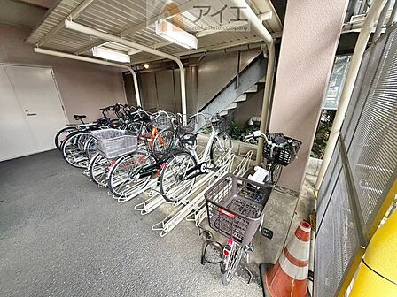 セキュリティ面にも配慮した駐輪場がございます