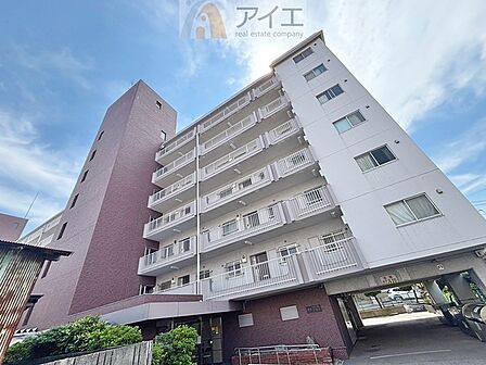 友人を呼びたくなるリノベーション済みのきれいな住まいです