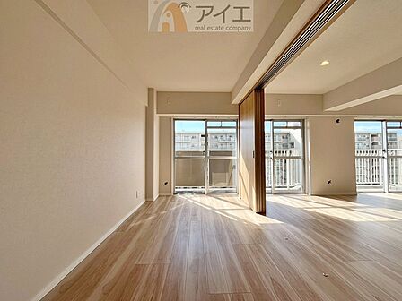 【施工例】リビングとなじみやすい仕様でインテリア性が高い