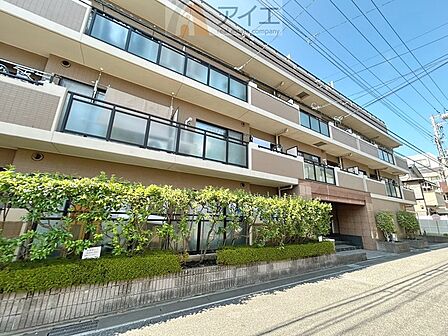 友人を呼びたくなるリノベーション済みのきれいな住まいです