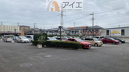 駐車場があるため車通勤の方にも安心なマンションです
