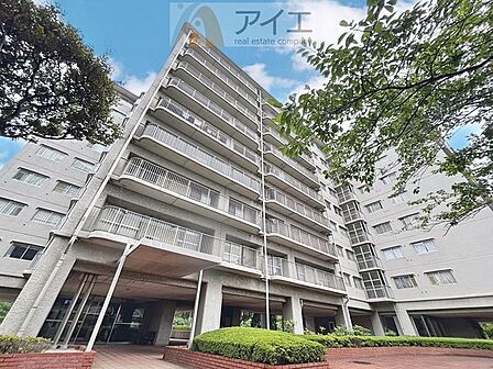 友人を呼びたくなるリノベーション済みのきれいな住まいです