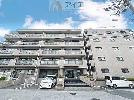 共用部の清掃・修理は管理員が実施