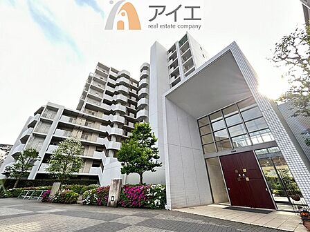 友人を呼びたくなるリノベーション済みのきれいな住まいです