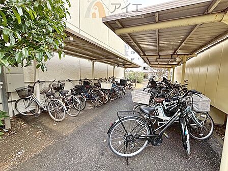 セキュリティ面にも配慮した駐輪場がございます