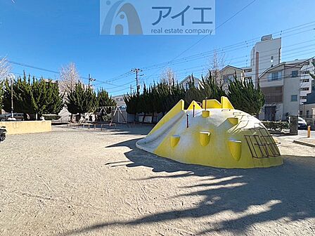 公園が近く、子育て家族に嬉しい緑豊かな環境です