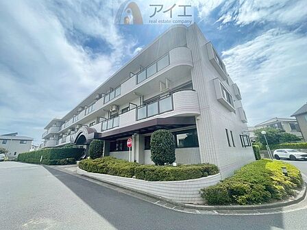 友人を呼びたくなるリノベーション済みのきれいな住まいです