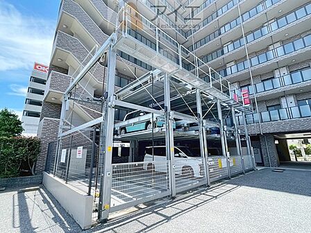 駐車場があるため車通勤の方にも安心なマンションです(要空確認)