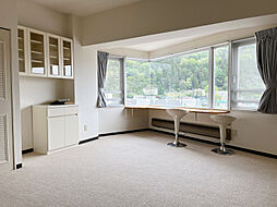 ロイヤルプラザ水上 1LDKのリビング/ダイニング