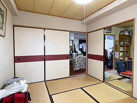 窓側から見た室内