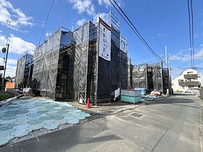 外観：現在建築中の外観画像です。ご内覧は同じメーカーの完成物件へご案内いたしますので、いつでもご相談ください！