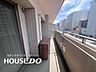 バルコニー：バルコニーは、奥行きがあり広々とお使いいただけます♪