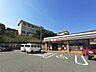 周辺：【セブンイレブン 福岡八田2丁目店】早朝、深夜など時間を気にせずお買い物。話題のスイーツや、期間限定のお惣菜など、要チェックです♪ 450m