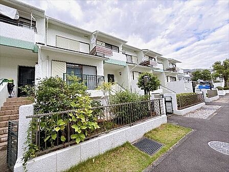 あたたかな陽が差し込む日当り良好の立地です。