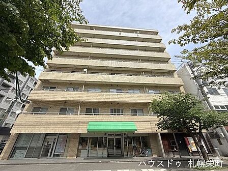 全国約740店舗展開中のネットワークを活かし、【ハウスドゥ札幌栄町】が豊富な成約実績と情報力で住まい探しをサポート☆多くの方に選ばれている安心感で、理想の一邸へ導きます！お気軽にお問い合わせください♪
