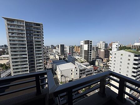 15階建ての12階部分。開放感いっぱいの景色を楽しめます。