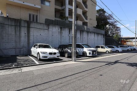 敷地内駐車場(屋外平面式)