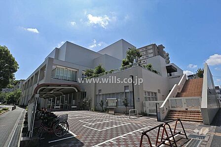 北図書館と北文化小劇場の外観