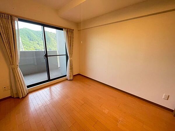 洋室を拡大表示