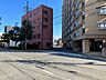 外観：前面道路含む現地写真