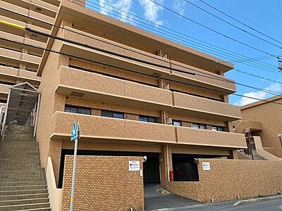 外観:ライオンズヒルズ下関のA棟になります♪A・B・C棟からなる大型マンションです♪ 外観:ライオンズヒルズ下関のA棟になります♪A・B・C棟からなる大型マンションです♪