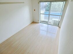 多摩都市モノレール 砂川七番駅 徒歩4分の賃貸マンション 1階1Kのリビング/ダイニング