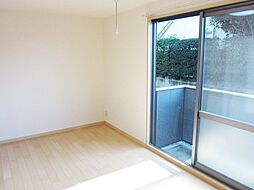 ル・クリソンテーム 1階1Kのリビング/ダイニング