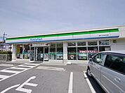 ファミリーマート所沢くすのき台店 169m