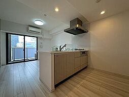 都営新宿線 新宿三丁目駅 徒歩5分の賃貸マンション 9階1LDKのリビング/ダイニング