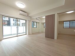 東京メトロ丸ノ内線 新宿御苑前駅 徒歩6分の賃貸マンション 6階3LDKのリビング/ダイニング