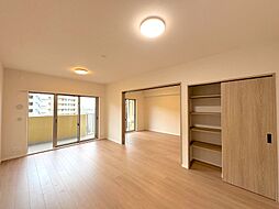 ウィズ松戸見晴らしの丘 4LDKのリビング/ダイニング