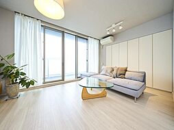 広いＬＤＫでは家族が集まり一緒の時間を過ごせる工夫がされております。ここでの笑い声や会話は一生の宝物になりそうです。
