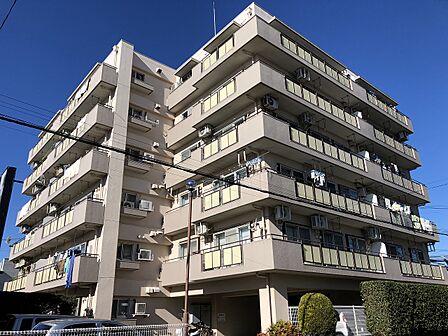 RC造6階建て総戸数22戸のマンション。お出かけしやすい2階部分のお部屋のご紹介です。