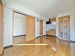 カリーナ・ミミ 103 1階1LDKのリビング/ダイニング