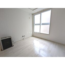 プレジール 202 2階1Kのリビング/ダイニング