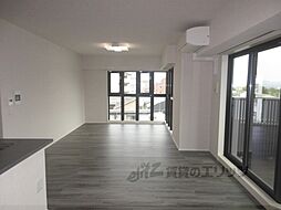 JR山陰本線 嵯峨嵐山駅 徒歩4分の賃貸マンション 4階3LDKのリビング/ダイニング