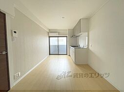 ホワイトエステート 4階2LDKのリビング/ダイニング