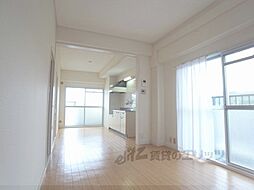 阪急嵐山線 上桂駅 徒歩6分の賃貸マンション 4階2LDKのリビング/ダイニング