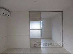 京福電気鉄道嵐山本線 帷子ノ辻駅 徒歩12分の賃貸アパート 2階1LDKのリビング/ダイニング