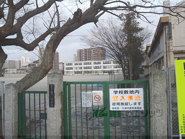 画像7:皇子山中学校まで650メートル