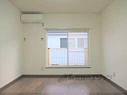 プールブゥ 2階ワンルームのリビング/ダイニング