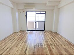 十一屋ブラウンシュガービル 3階1Kのリビング/ダイニング