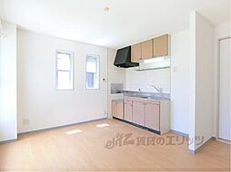 カーサ・ソレアード 1階2DKのリビング/ダイニング