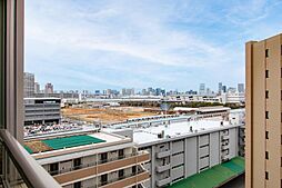 北側の窓からの眺望です。開けた空が目の前に広がる開放的な眺望で通風も良好です！現地からの眺望（2025年6月）撮影