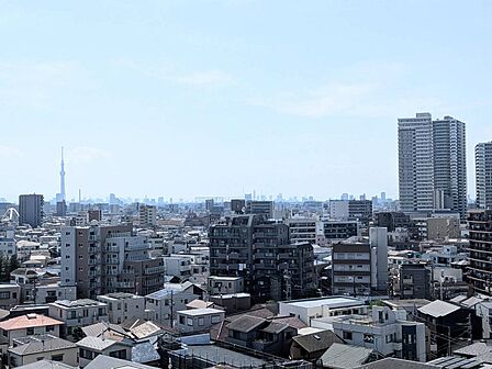 遠くにスカイツリーを望む大パノラマ!開放感たっぷりの素晴らしい眺望が広がります。