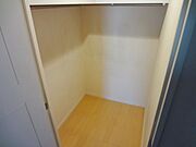 ★奥行きのあるウォークインクローゼットです★