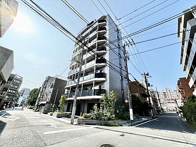 外観:~上質な住まいを演出する、落ち着きのあるエントランス~現地(2026年8月)撮影 外観:~上質な住まいを演出する、落ち着きのあるエントランス~現地(2026年8月)撮影