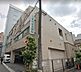 周辺：地域の中核病院として、医療技術の向上を図り、最善の医療を提供。