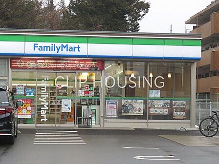ファミリーマート中央林間西六丁目店 徒歩4分。 310m